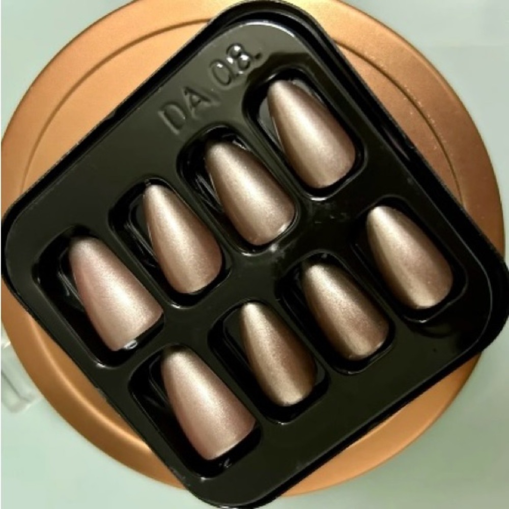 GOLD ALMOND SHAPED Press On Nails - 12 Sizes 24 Pcs - BY UNA GELLA